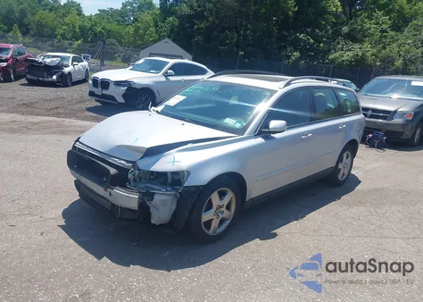 2005 Volvo V50 T5/T5 A/T5 Awd z USA, uszkodzony, nr VIN YV1MJ682552076956